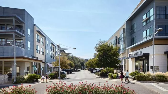 street view of shopping center